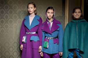 backstage-defile-emilio-pucci-automne-hiver-2018-2019-milan-coulisses-46.thumb.jpg.754a2ab478f1f22d8095fae178320045.jpg