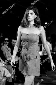 michael-kors-spring-1991-sportswear-collection-fashion-show-new-york-shutterstock-editorial-10458298aq.jpg