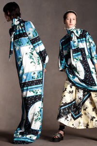 00007-Erdem-Pre-Fall-20.thumb.jpg.cce09f717518c521d7d039cce21e34d4.jpg