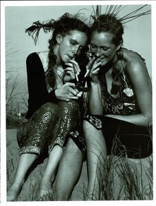ARCHIVIO - Vogue Italia (May 2000) - Joie de Vivre! - 004.jpg