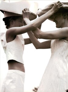 ARCHIVIO - Vogue Italia (June 1999) - Joie de Vivre - 010.jpg