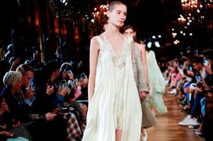 Stella-McCartney-RTW-SS19-Paris-3382-1538386705.thumb.jpg.0277b06660959c4fda8a1eb01e0efa2f.jpg