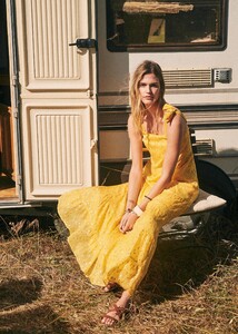 annie-dress-gold_yellow-xeulbmwnjeymdnqydlmo.jpg