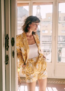 christie-jacket-ochre_foliage_print-gejcx8xwzzxv9szfegi4.jpg