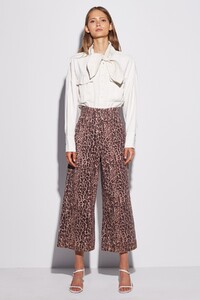 10190804_explanatory_shirt_102_ivory_10190809_1_reiterate_jean_232_brown_leopard_40972_7_2048x2048.jpg