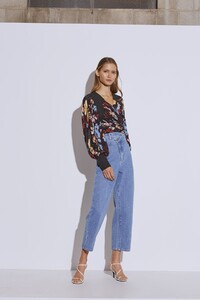 10191028_1_with_or_without_top_002_black_abstract_floral_10191051_between_the_lines_jean_455_blue_denim_sh_14364_2048x2048.jpg