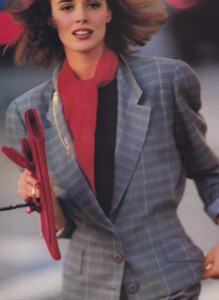 1481780655_VOGUEUSMar198803.thumb.jpg.ecd66e081174473f5e5c0cde9b197402.jpg