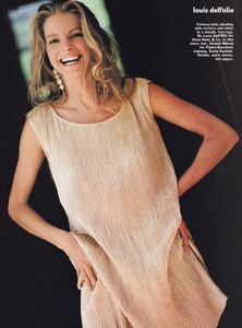 212043020_VOGUEUSFeb199010.thumb.jpg.dc8691cb33fb91a99a0bc7e231950e3e.jpg