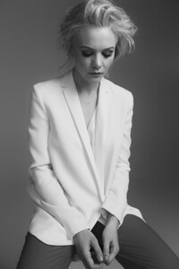 721_reuiuA_kurtiswarienko-careymulligan-carey05033rtfw.thumb.jpg.2dad099b45dc8e36797ff864f3815f4a.jpg