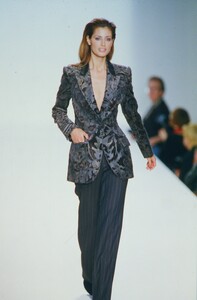 1496922371_bill-blass-fw-1997(6).thumb.jpg.3a443ff7d2fa5716db17665e31157353.jpg