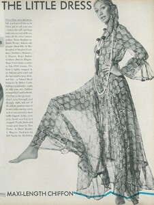 Little_Dress_US_Vogue_April_1st_1970_14.thumb.jpg.a3a50b513786458bb014a5868cb6fb3c.jpg