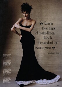 Romantic_Penn_US_Vogue_March_1996_04.thumb.jpg.30d145df71ac5248dd4397239adbfd21.jpg
