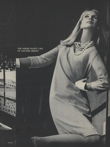 Rubartelli_US_Vogue_January_15th_1965_06.thumb.jpg.985555412a033438f58549d7c35316af.jpg