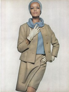 Stern_US_Vogue_January_15th_1965_10.thumb.jpg.0a541cded5325ff9e31a049844ee9a89.jpg