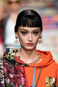 detail-defile-dolce-amp-gabbana-printemps-ete-2021-milan-detail-86.thumb.jpg.3d2f302885a3a1c7950af4384b050f86.jpg