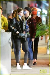 dylan-sprouse-barbara-palvin-out-with-friends-62.jpg