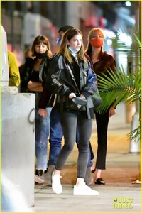 dylan-sprouse-barbara-palvin-out-with-friends-65.jpg