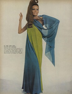 Night_Penn_US_Vogue_October_15th_1965_07.thumb.jpg.c041a27d4afdc5a4adee238dd6913943.jpg