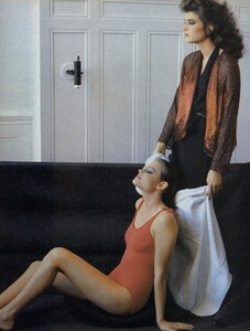 687703386_VOGUEUSMay198105.thumb.jpg.147dc6cdcfabbfdd6ab0272e51377a6b.jpg