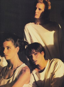 887355869_VOGUEUSFeb198415.thumb.jpg.2a78f8f46f696def087076a8be1141ac.jpg