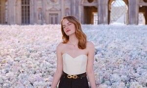 emma-stone-coeur-battant-fragrance-for-louis-vuitton-2019-campaign-more-photos-2.jpg