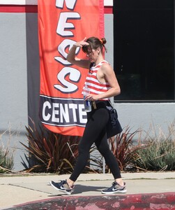 milla-jovovich-leaves-a-gym-in-los-angeles-05-30-2019-5.jpg