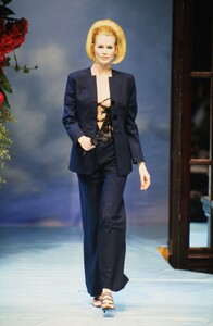 853192560_dior-hc-ss-1996(4).thumb.jpg.56f007bbc998d380f1d7ee285ccc3a57.jpg