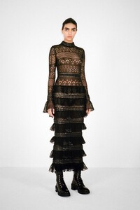 00008-alaia-couture-fall-21-credit-pierre-ange-carlotti.thumb.jpg.493a5e64bf8157d8badc43cdc49d1f29.jpg