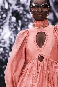 00014-Zimmermann-Details-Fall-21-RTW.thumb.jpg.e3efc86bc1ea3bd764548accc2ba3b6a.jpg