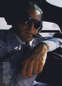 Testino_US_Vogue_June_2007_19.thumb.jpg.8ef34f55031068b53245b2000952e993.jpg