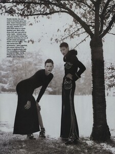 Time_Meisel_US_Vogue_October_1992_06.thumb.jpg.b15cd68dafcc41f28eab6af9b45f0a5e.jpg