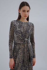 instinctive_dress_010-black_w_stone_leopard_nh_4882.jpg