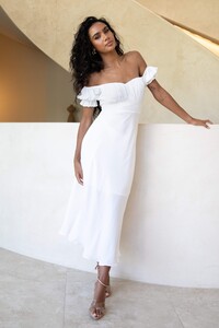 petal-and-pup-au-dresses-oralie-dress-white-14917555355759.thumb.jpg.57a8f157f68b812877cd1280605d6f5a.jpg