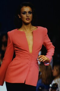 1104283715_herve-leger-ss-1995(10).thumb.jpg.27740d179e7fcb9ad0fe5e991586d9cc.jpg