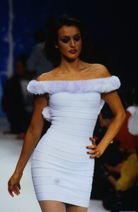 255751157_herve-leger-ss-1995(14).thumb.jpg.3fd903e6a4e5da69cef04acd34a0a237.jpg