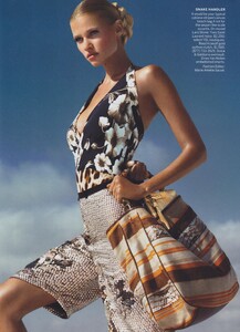 Demarchelier_US_Vogue_June_2011_01.thumb.jpg.9e957ecc456d0709b3c50f838fed38d6.jpg