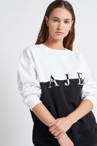 S32-20AJ1254_Fields_Jumper_White_Black-20442-Aje-2017.jpg