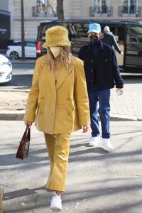 hailey-rhode-bieber-and-justin-bieber-paris-02-28-2021-11.jpg