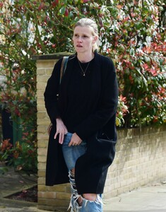 lara-stone-out-and-about-in-london-04-04-2021-4.jpg