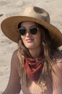 leighton-meester-at-a-beach-in-malibu-04-17-2021-0.jpg