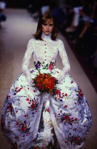 1307845268_emanuel-ungaro-hc-fw-1996 (10) -Copy.thumb.jpg.70cce9059bea9ab810b861917d244c63.jpg