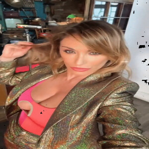 Sabrina Salerno gif imagen (3).jpg