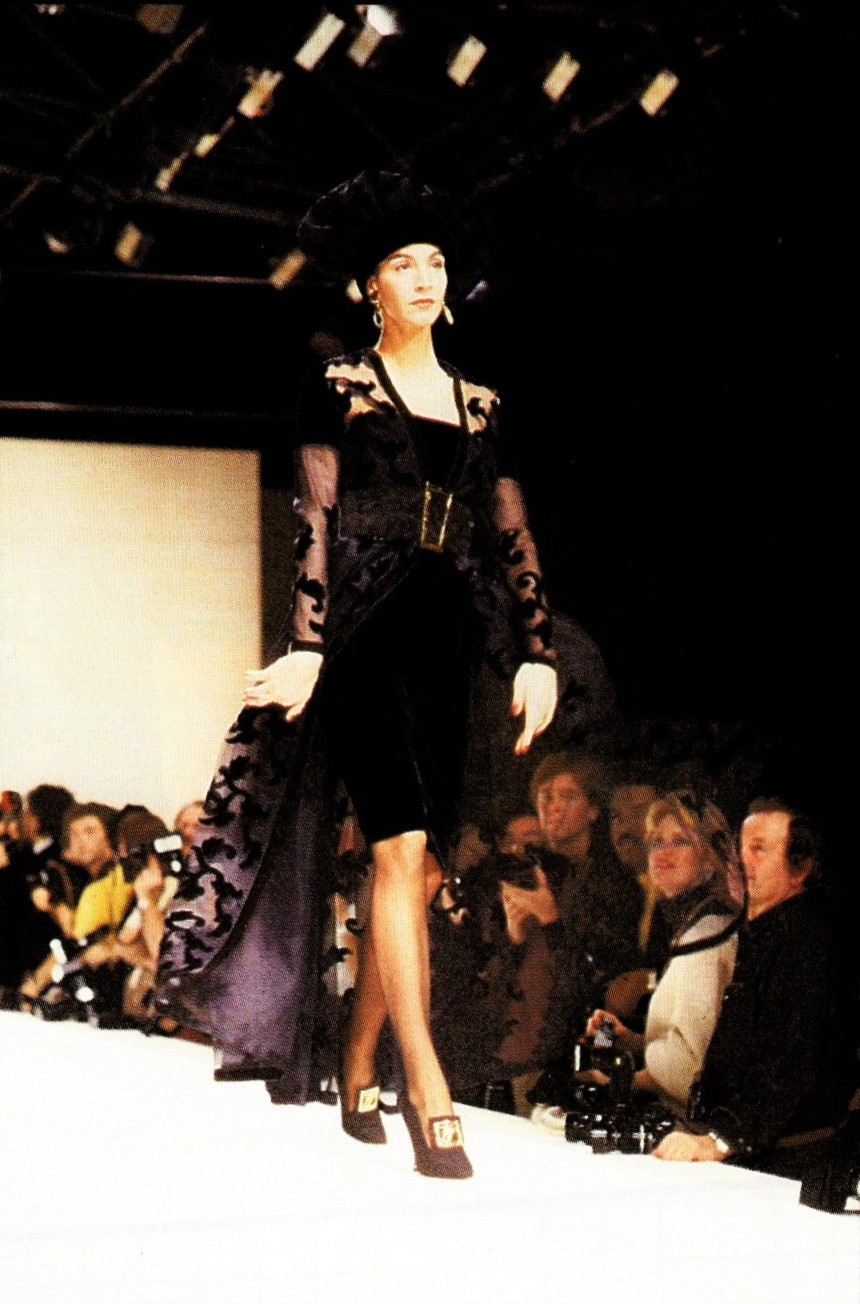 FallWinter1988KarlLagerfeld (2).jpg