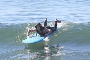 leighton-meester-at-a-surf-session-in-malibu-05-09-2021-5.jpg