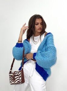 lester-knit-blue-0_212f90f0-8a12-4dee-95ae-16035f22c56f_1800x.jpeg