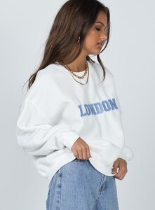 london-sweater-cream-3_93a575ac-ac47-41d5-b6d3-768d38115e33_1800x.jpeg