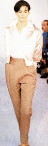 520390381_FashionNewsJapan1990IsaacMizrahiUnknown(1).thumb.jpg.b41f3f2c56f16e333900964ace90913a.jpg