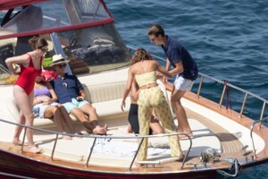 taylor-hill-in-bikini-at-a-boat-in-positano-06-27-2021-0.jpg
