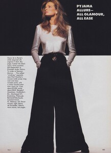 Opposites_Penn_US_Vogue_September_1988_10.thumb.jpg.da3af04e312c8794a9c186d83f4433cd.jpg