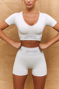 bt0314_bt0317_3_engage-grey-seamless-v-neck-short-sleeve-crop-top-command-seamless-high-waisted-cycle-shorts_1.jpg